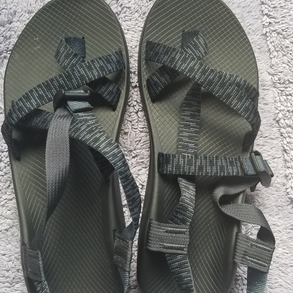 Mens chacos